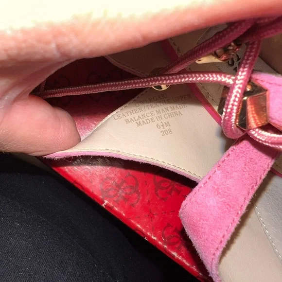 Guess women’s pink shoes size 6.5 - Picture 2 of 8